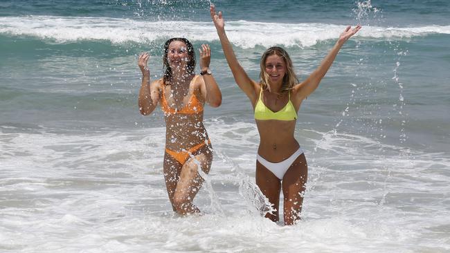 Day-trippers — Ella Stewart, 19, and Sofie Kunzi, 19, drove down from Brisbane to beat the heat. Picture: Tertius Pickard.