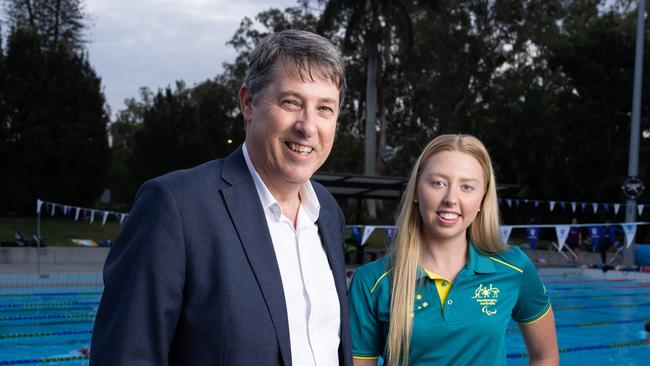 University of Queensland Paralympics Australia Partnership, Professor Bruce Abernethy and Paralympic swimmer Lakeisha Patterson Picture supplied by The University of Queensland