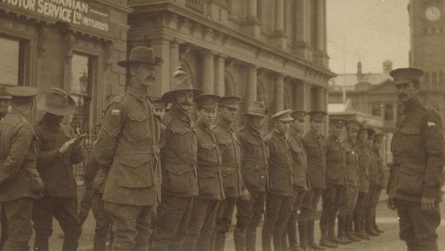 Anzac Honour guard for prime minister Billy Hughes in Hobart in October 1916