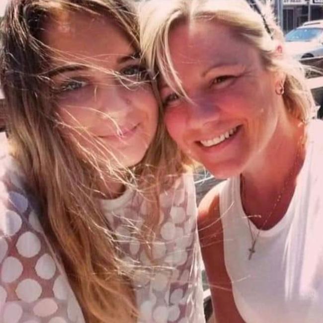 Jennie Ross-Smith (R) lost her daughter to a fatal drug overdose in 2019.