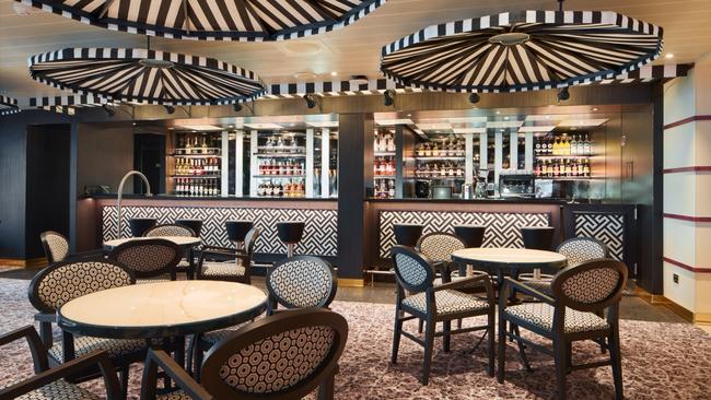 The Tuscan Lounge is the go-to live music destination on Carnival Firenze.