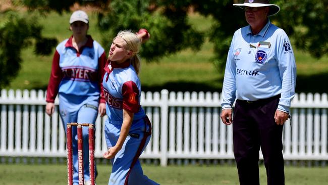 Greater Illawarra’s Taleha Urszulak, pictured here with the St George-Sutherland U18s girls. Picture: Rob Bissett