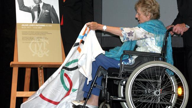 Betty Cuthbert at a memorial service for Julius Patching iin 2009.