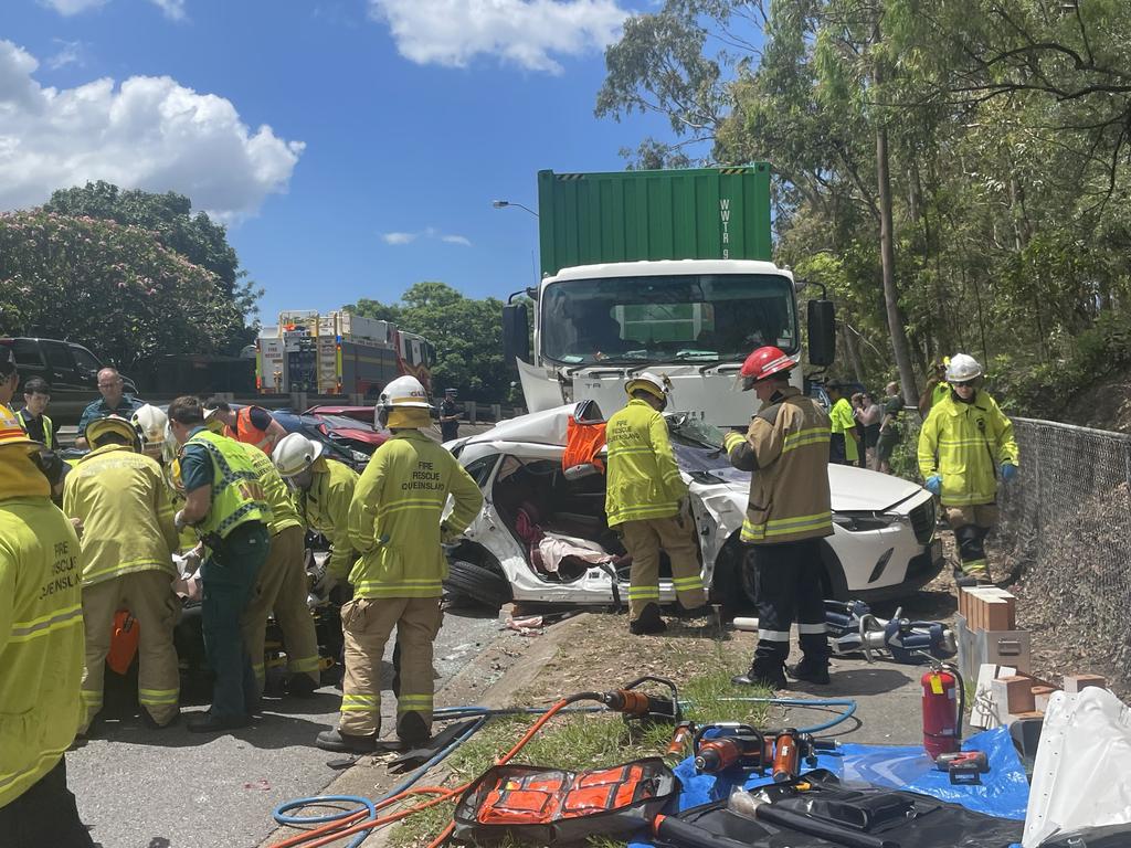 Brisbane Traffic: Man Trapped, Nine Others Hurt After Serious Eight ...