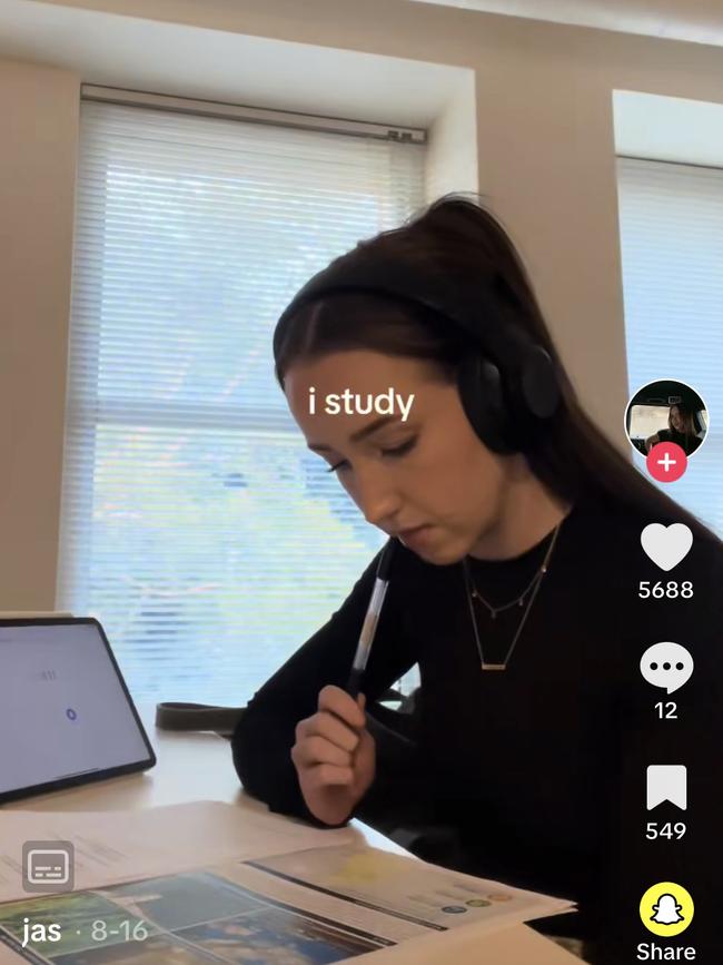 Jasmine Withford, 18-year-old star student at Newcastle Grammar School, shares her HSC study tips with the world via TikTok.