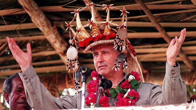 Paul Keating in Papua New Guinea in 1995. To be fair to Scott Morrison, this is probably not a look that would work so well in drought-ravaged Queensland.