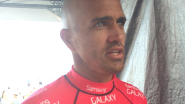 Kelly Slater wins his round 2 heat at the Quiksilver Pro. Photo: Michael Saunders