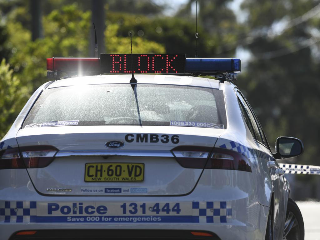 Teen, men arrested after officers hurt in Doonside brawl | Geelong ...