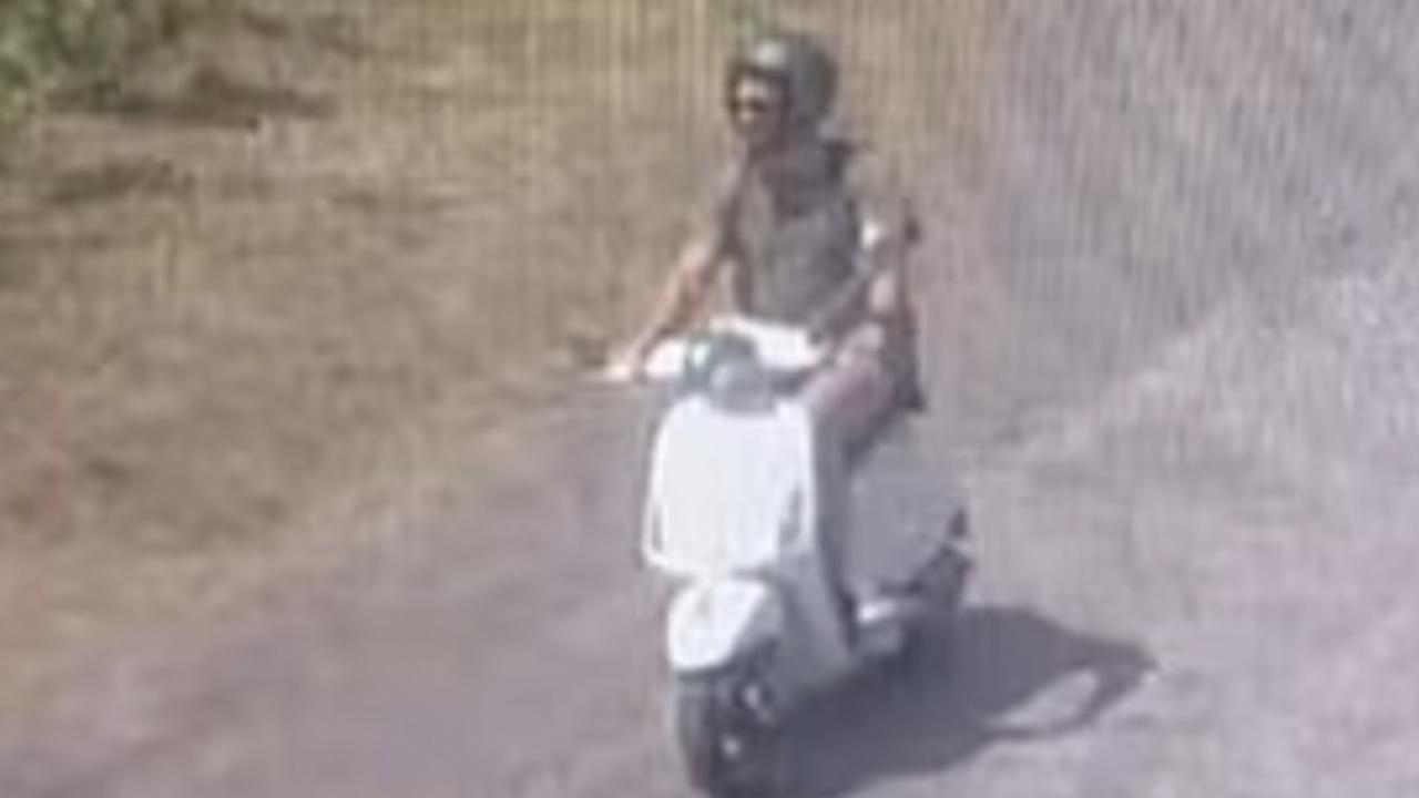 Pompei, Italia: il giro in moto illegale per i turisti australiani