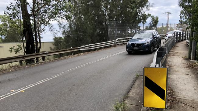 Wentworth Ave overpass, Toongabbie. Labor has pledged a feasibility study into a possible upgrade on the two-lane bridge if it wins the state election.