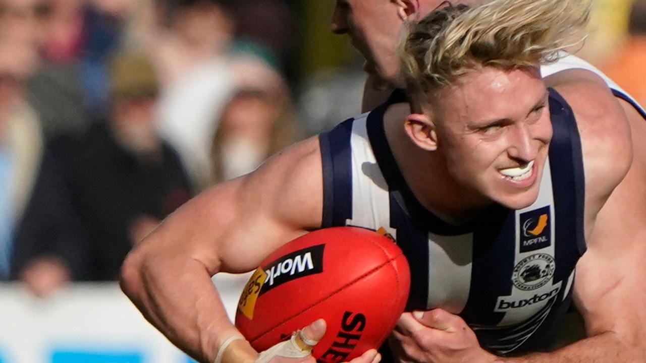 ‘In front of the group’: wise words fire Edi-Asp to win at Pines