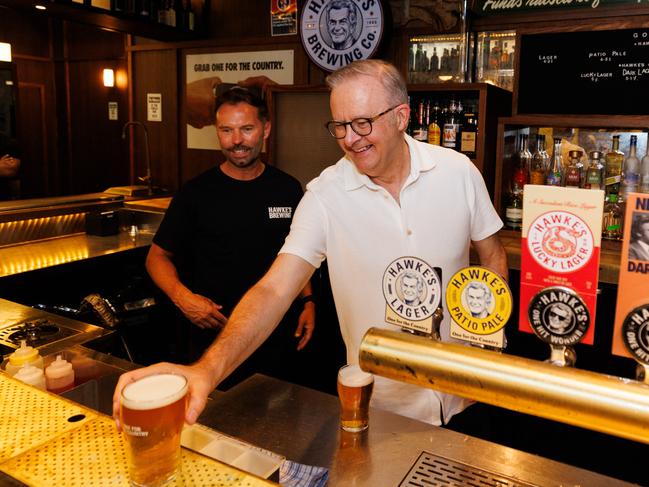 SYDNEY, AUSTRALIA. NewsWire Photos. MARCH 01, 2025. The Prime Minister Anthony Albanese attended the Bob Hawke Beer and Leisure Centre in Marrickville. Picture: NewsWire/ Tim Pascoe