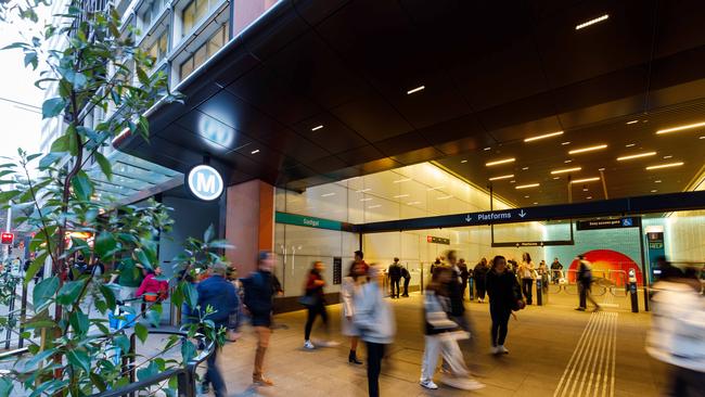 Many Sydney commuters are now using the Metro line.