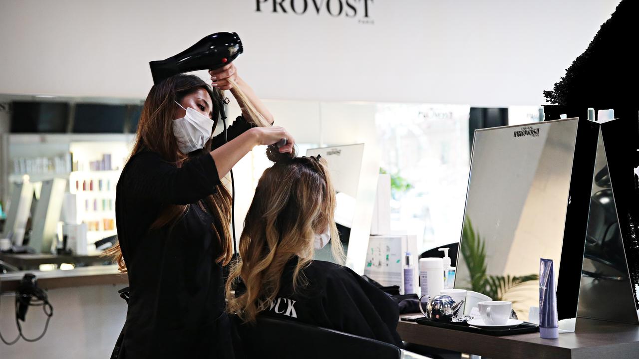 Density limits will be removed at hairdressers. Picture: NCA NewsWire / Adam Yip