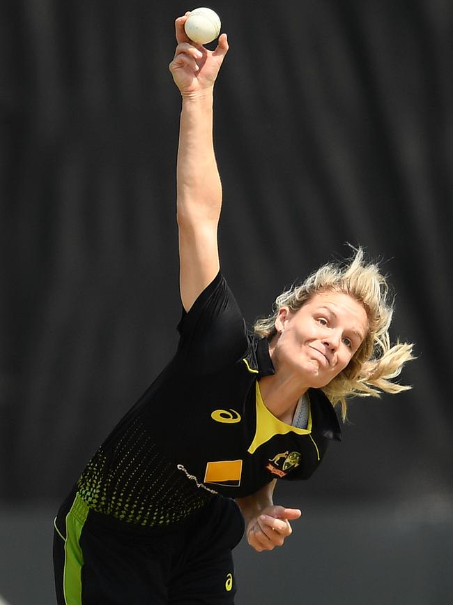 Nicola Carey playing against India.