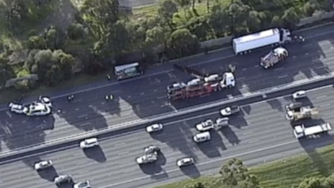 Monash Freeway Crash Truck And Vehicle Collide Near Heatherton Road Au — Australias 1415
