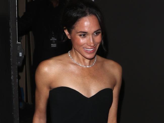 AU_3100795 - Beverly Hills, CA - Meghan, Duchess of Sussex, attends The Paley Center for Media hosts Paley Honors Fall Gala honoring Tyler Perry at Beverly Wilshire in Beverly Hills, California. Pictured: Megan Markle, Meghan, Duchess of Sussex BACKGRID Australia 4 DECEMBER 2024 Phone: + 61 419 847 429 Email: sarah@backgrid.com.au