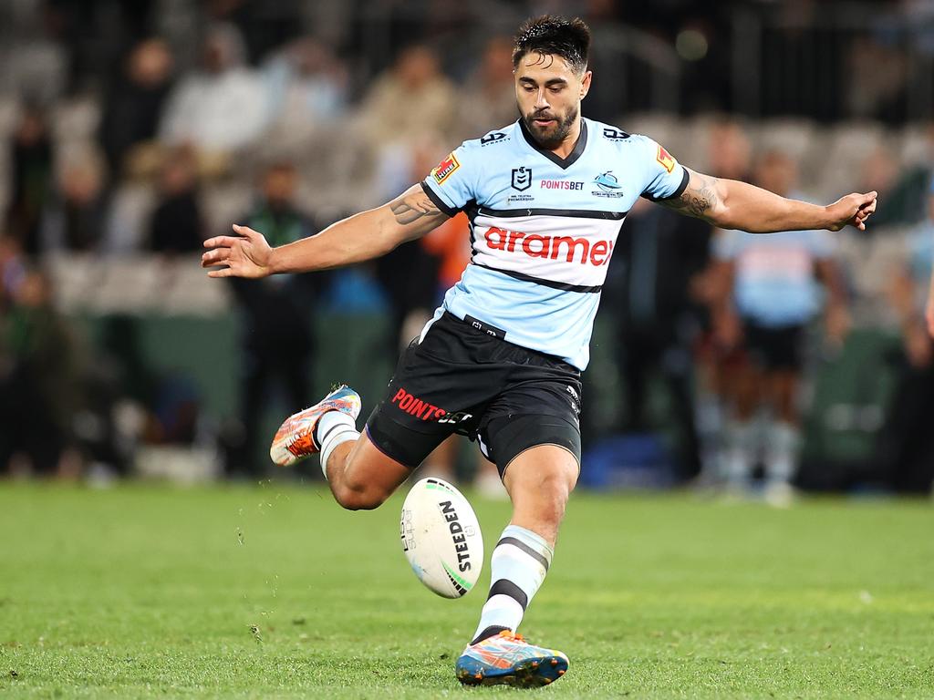 Shaun Johnson wobbled a late field goal over the post to win the game. Picture: Mark Kolbe/Getty Images