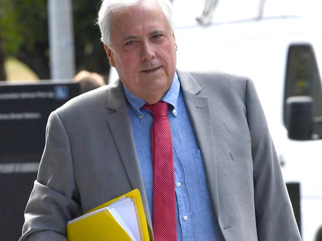 Clive Palmer arrives at the Brisbane Supreme Court in Brisbane, Thursday, September 14, 2017. The court is hearing whether federal government appointed liquidators will be allowed to freeze Palmer's assets. (AAP Image/Darren England) NO ARCHIVING