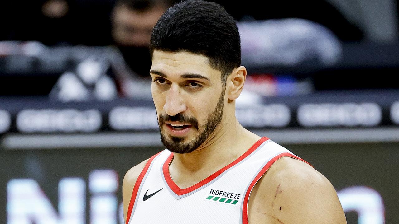 Celtics' Enes Kanter becomes US citizen, 'Mr. Freedom