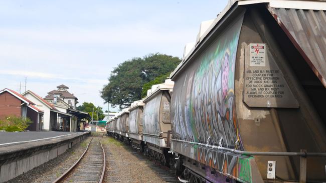 Aurizon freight wagons.