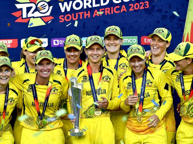 CAPE TOWN, SOUTH AFRICA - FEBRUARY 26: Meg Lanning of Australia lifts the ICC Women's T20 World Cup during the ICC Women's T20 World Cup final match between Australia and South Africa at Newlands Cricket Ground on February 26, 2023 in Cape Town, South Africa. (Photo by Ashley Vlotman/Gallo Images/Getty Images)