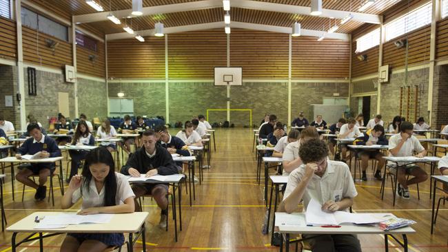 University of Sydney Professor Sally Andrews said compared to days gone by, these days students were used to skim reading on screens.