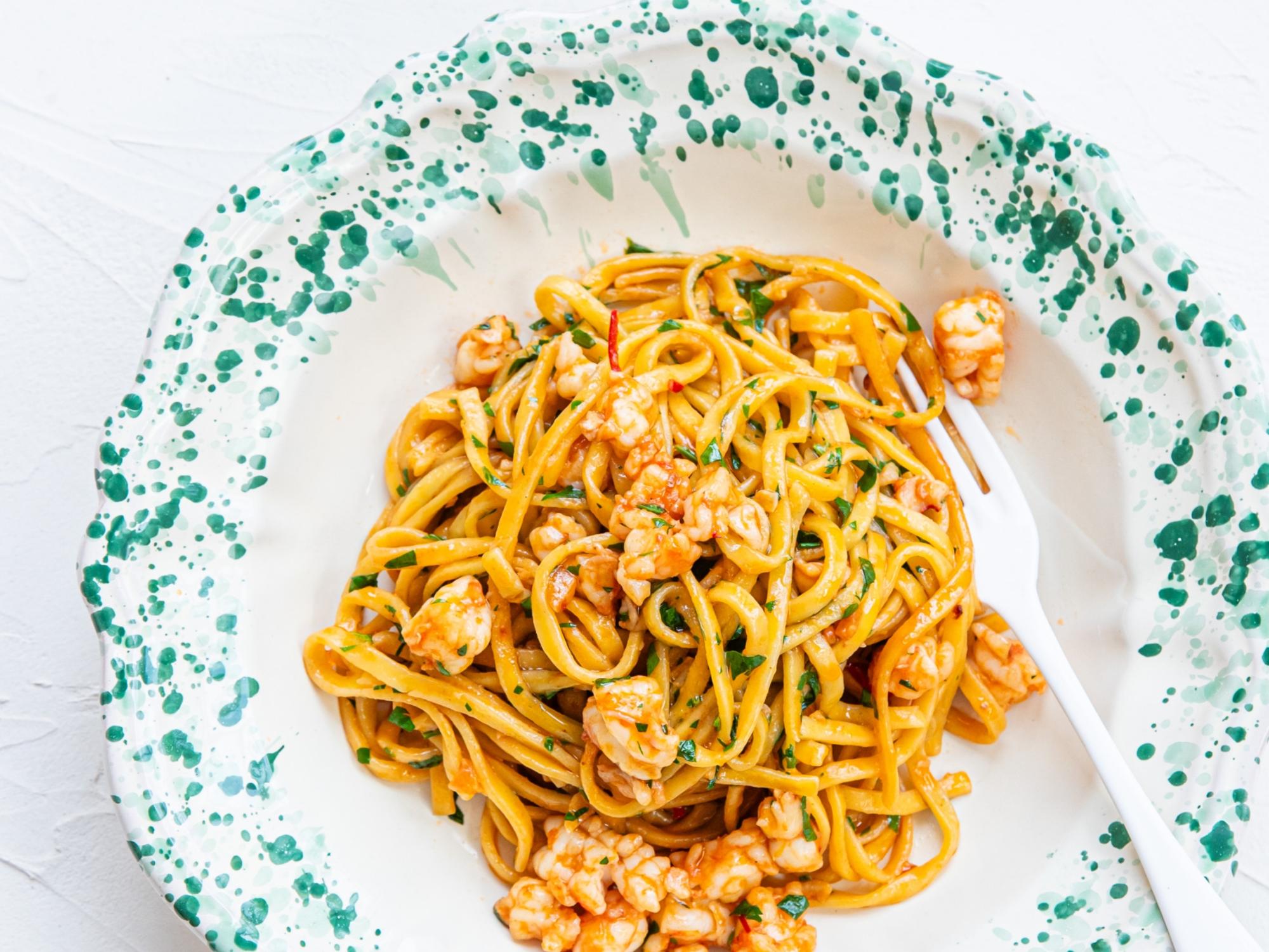 Elizabeth Hewson’s garlic prawn pasta recipe | The Australian