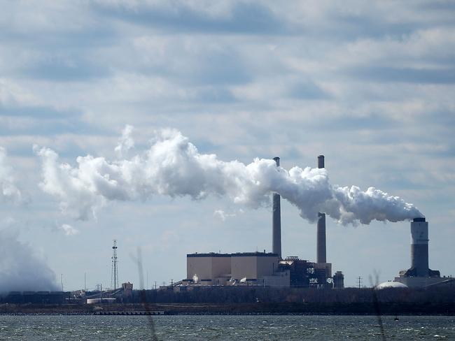 (FILES) In this file photo taken on March 9, 2018 emissions spew from a large stack at the coal fired Brandon Shores Power Plant, in Baltimore, Maryland. - The US Supreme Court ruled on June 30, 2022 that the government's key environmental agency cannot issue broad limits on greenhouse gases, sharply curtailing the power of President Joe Biden's administration to battle climate change. (Photo by MARK WILSON / GETTY IMAGES NORTH AMERICA / AFP)