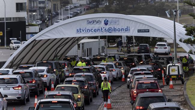 More than 25,000 Covid tests were conducted on Sunday. Bondi’s drive-through Covid-19 testing clinic had long queues on Monday morning. Picture: Brook Mitchell/Getty Images