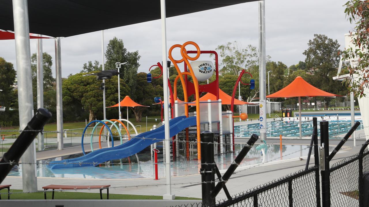 The latest COVID-19 exposure sites in Melbourne include Oak Park Sports and Aquatic Centre in Pascoe Vale. Picture: David Crosling