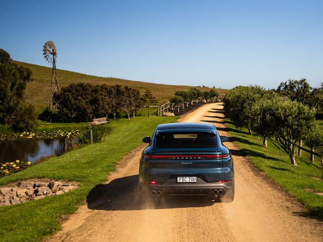 Porsche Cayenne S now comes with V8