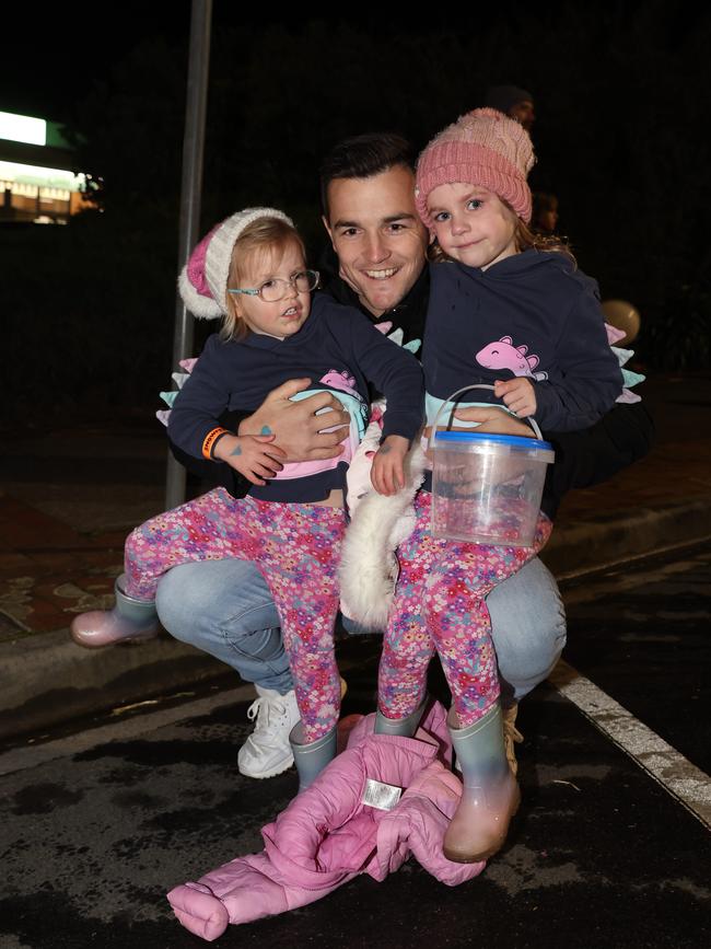 MELBOURNE, AUSTRALIA - JULY 26 2024 Harry, Mia and Isla Attend the Gippsland SnowFest held in Warragul. Picture: Brendan Beckett