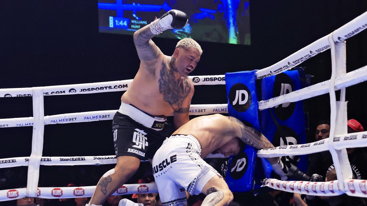 Mark Hunt finishes Sonny Bill Williams. Photo by Mark Evans/Getty Images.