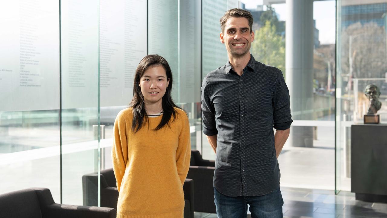 Dr Kelin Zhao (left) led the imaging efforts at the WEHI and Professor Daniel Gray (right) led the research. Picture: WEHI