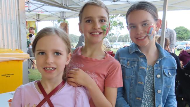 Rebekah, Lillian and Charley Rebekah at ‘Dinner Under the Stars’ by the Kingaroy Men’s Shed.