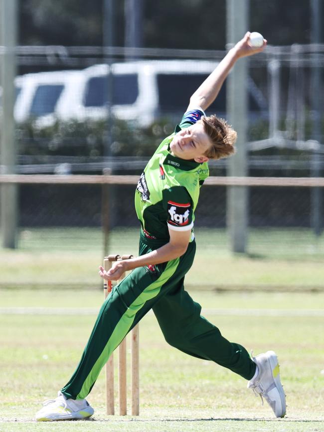 Ian De Lange bowls for Rovers. Picture: Brendan Radke