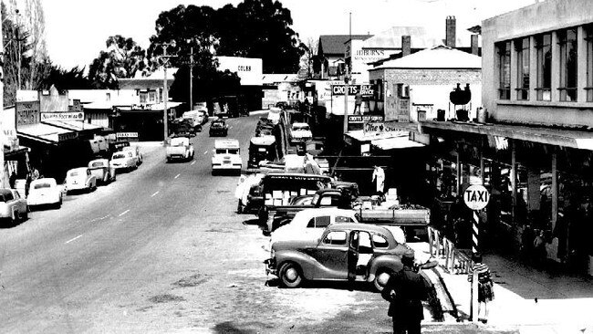 Belgrave Main St in 1953. HWT Argus Collection.