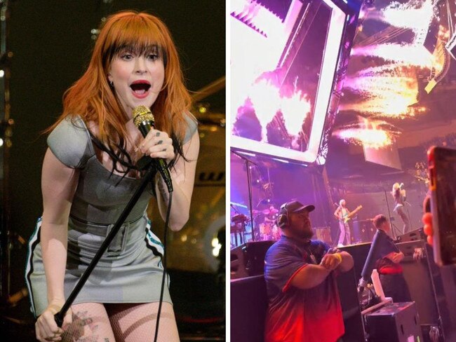 Paramore’s lead singer Hayley Williams goes off at the band’s Melbourne show over repeated onstage technical issues.