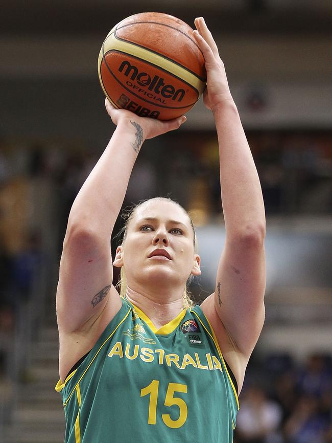 Lauren Jackson in action with the Opals in 2013. Picture: Stefan Postles/Getty Images