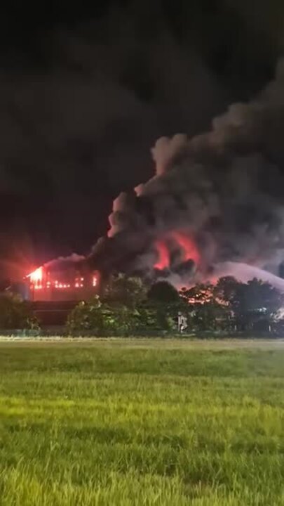 Huge fire engulfs Portsmith Transfer Station