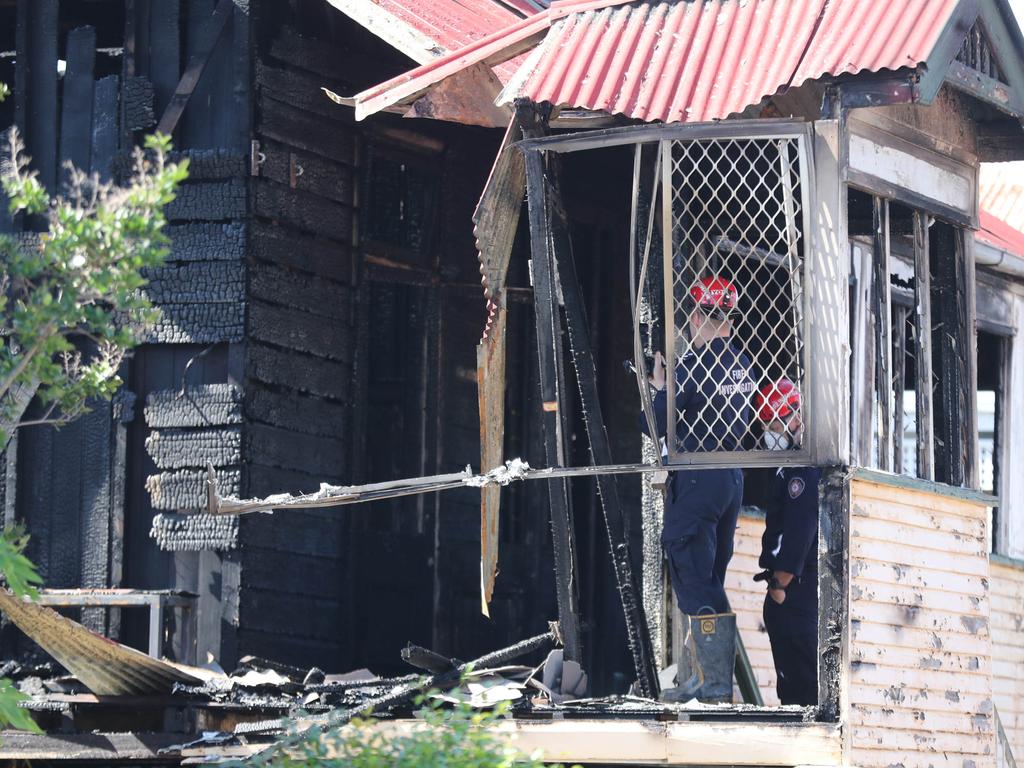 Police and firefighters at a house fire in Salstone Street in Kangaroo Point. Pic Peter Wallis