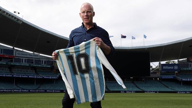 Former Socceroo Robbie Slater has loaned the shirt he swapped with Diego Maradona at the SCG to the museum at the famous ground. Picture: David Swift