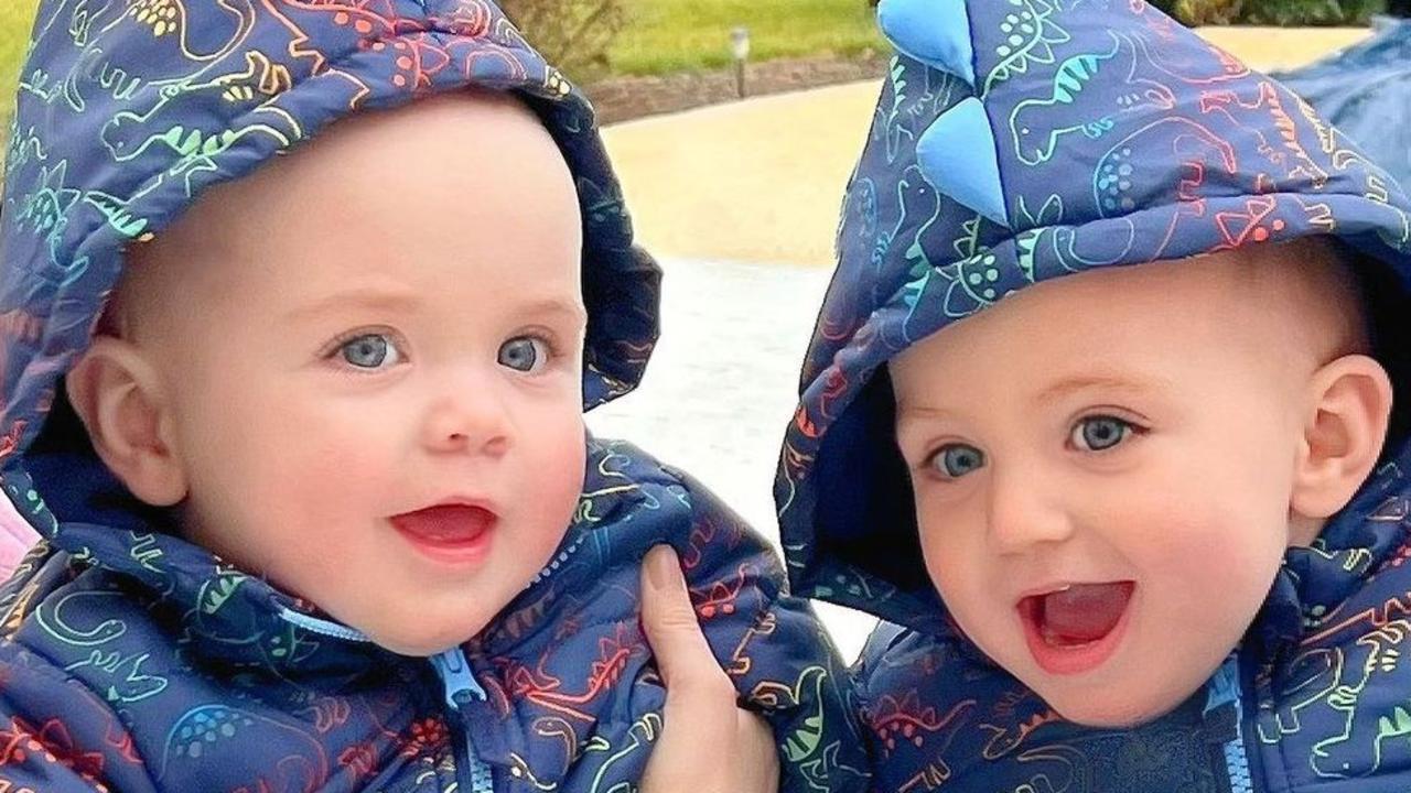 Les sœurs jumelles Salyer confondent Internet en disant que leurs enfants sont «frères, cousins ​​et jumeaux»