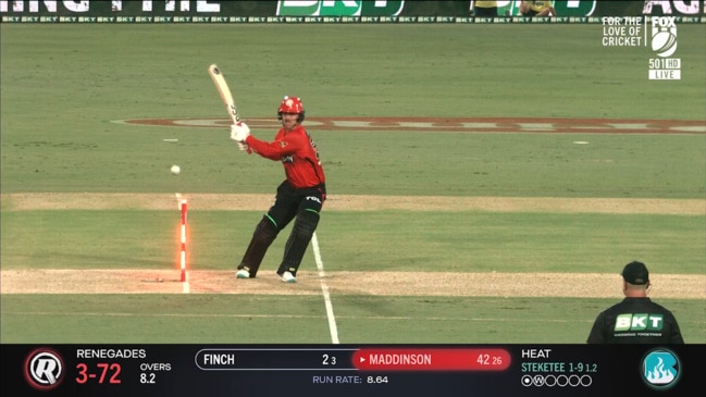 'I've never seen that before': Bail mysteriously comes off in BBL match!