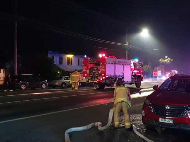 Crews quickly rushed to the Homestead Motel in Dubbo on Thursday evening. Picture: Veldt Restaurant