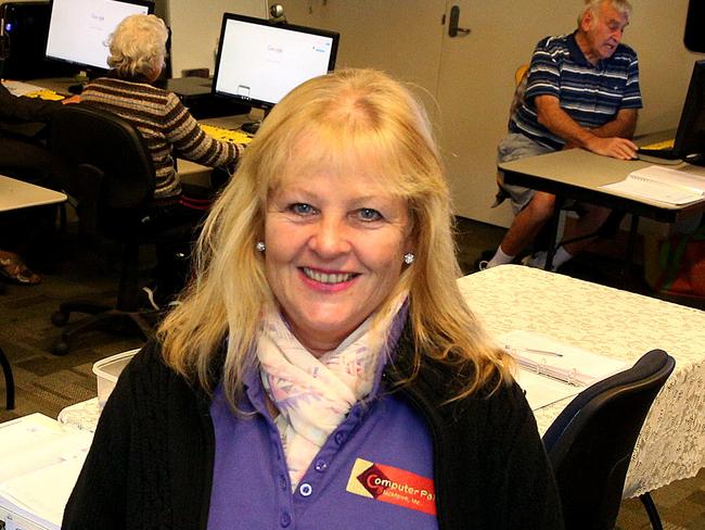 Dosomethingday... Wendie Lambert, Computer Pals Blacktown president with people who learn computer lessons at BUNGARRIBEE COMMUNITY RESOURCE HUB.