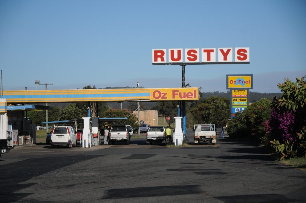 The Warrego Highway is closed at Rusty's Roadhouse, Hattonvale, following a crash involving two B-doubles. Picture: Kerry O'Neill