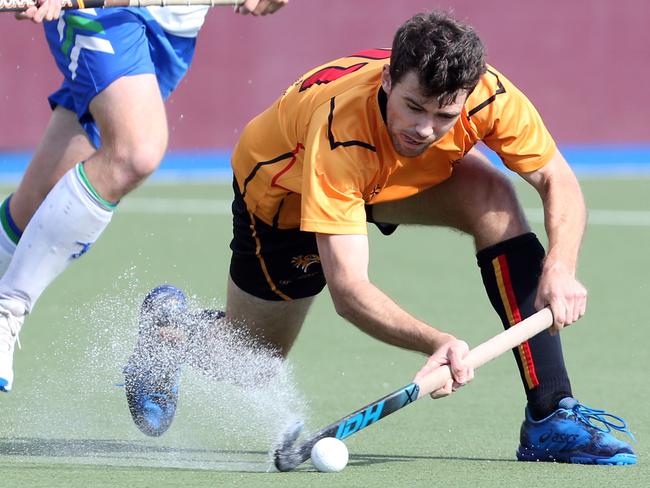 Hockey semi-final between Easts (yellow) and Pine Rivers St Andrews. Photo of Matthew Pembroke.17 October 2020 Morningside Picture by Richard Gosling