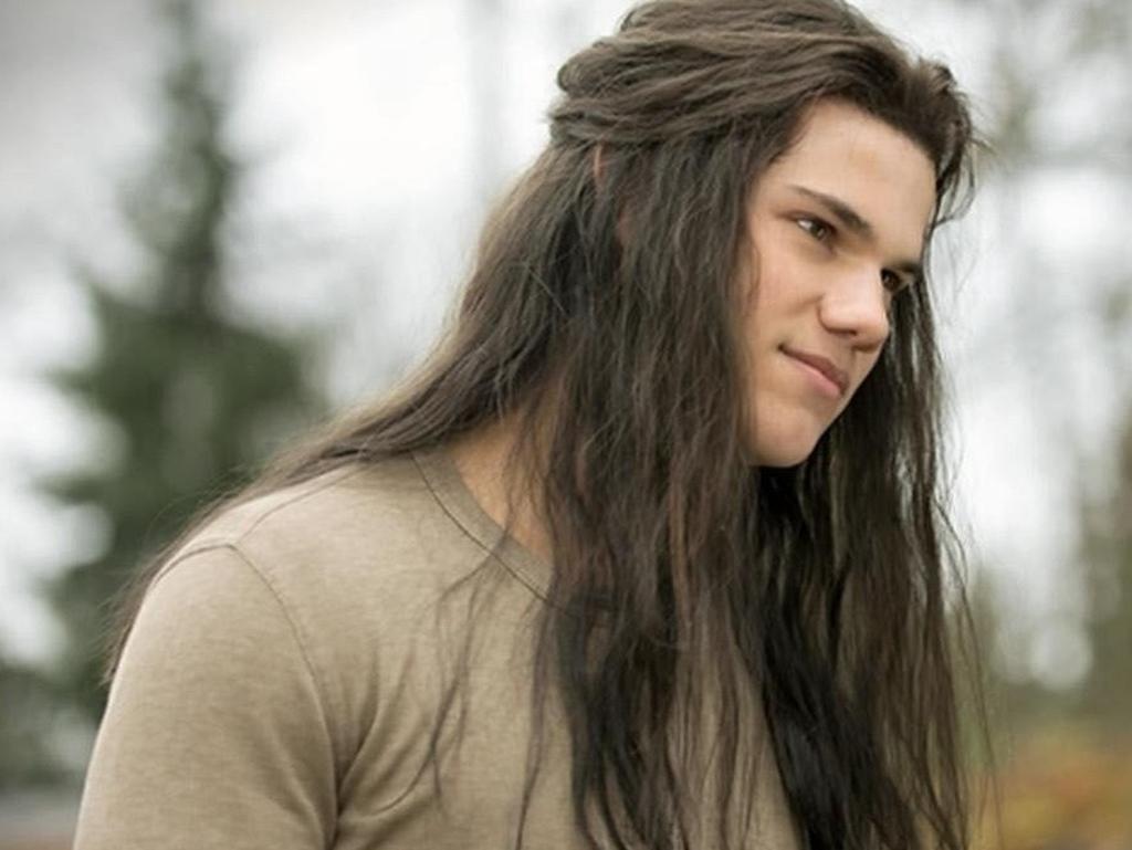 Taylor Lautner in a scene from Twilight.